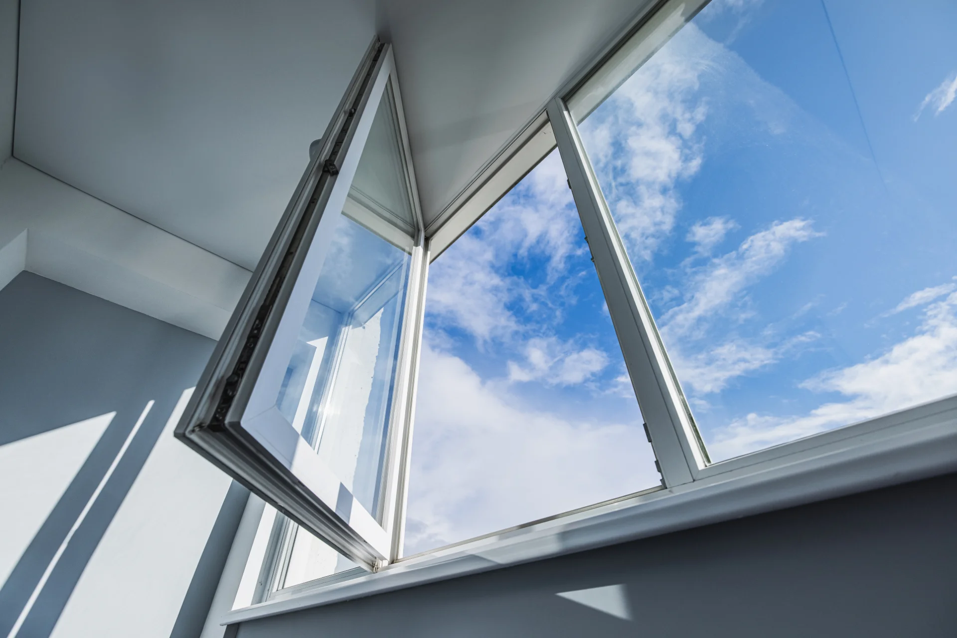 VLX 80 Casement Window in San Antonio, TX | Juniper Windows San Antonio - detail 1